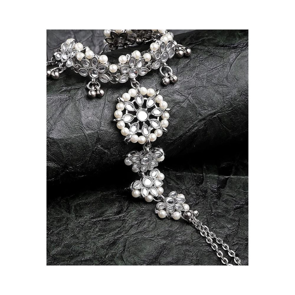Karatcart Oxidised Silver Floral Kundan Handcrafted Hathphool