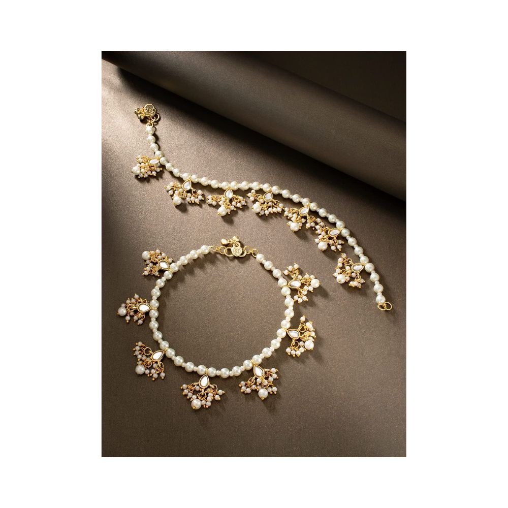 Peora White Gold Plated Bridal Kundan Pearl Anklet