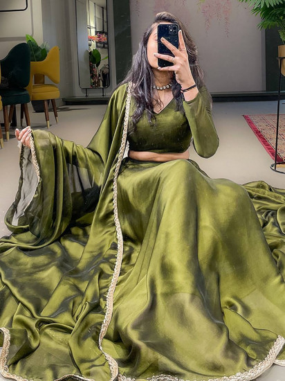 Ravishing Green Silk Lace Border Fancy Lehenga choli
Semi Stitched