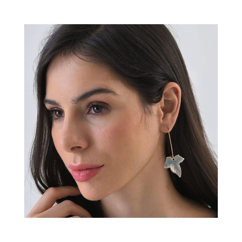 SOHI Women's Silver Plated Designer Drop Earrings (SOHEAR9278)