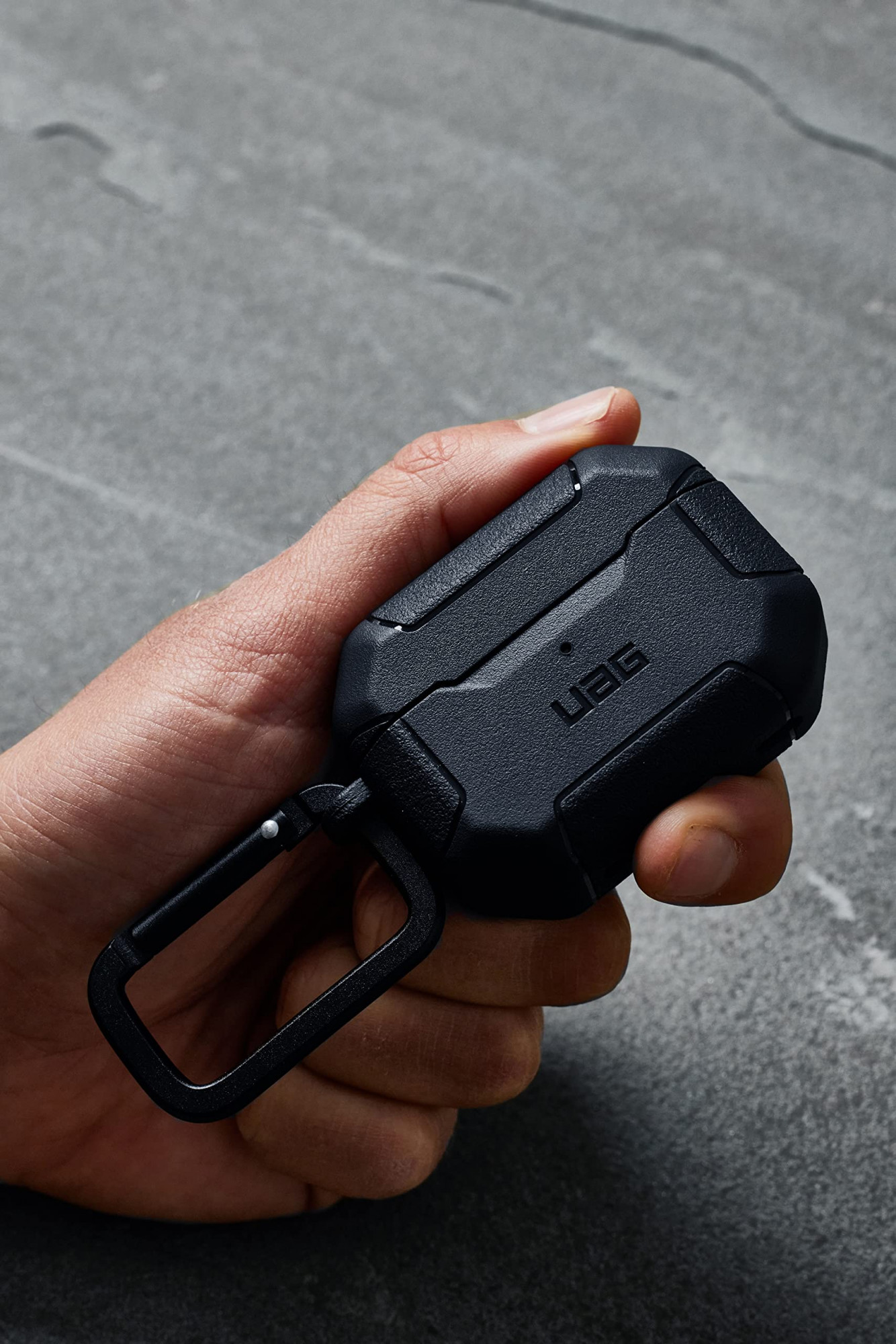 Airpods uag hotsell